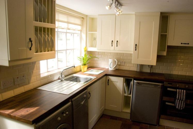 Slieve Donard Cottage Widows Row Cottages 뉴캐슬 외부 사진