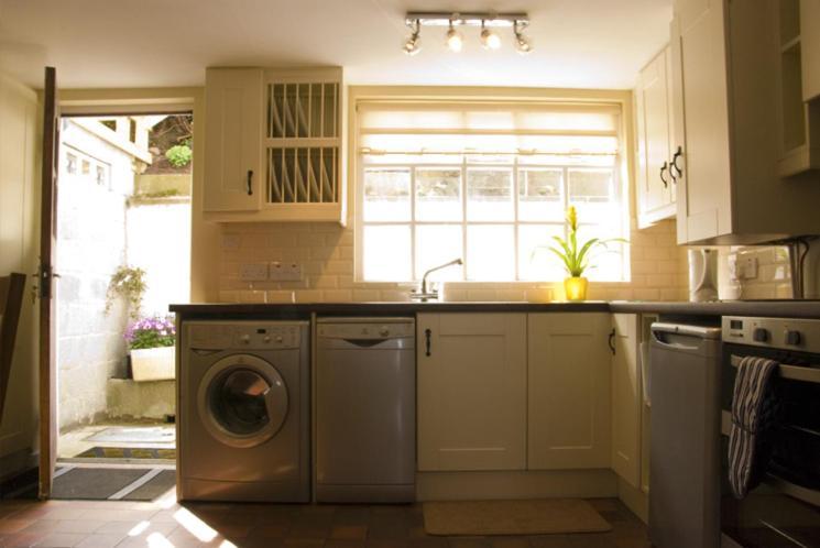 Slieve Donard Cottage Widows Row Cottages 뉴캐슬 외부 사진